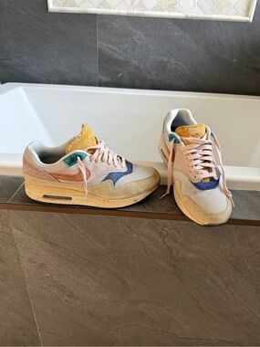 Nike Women’s Pastel Pink and Blue Retro Sneakers